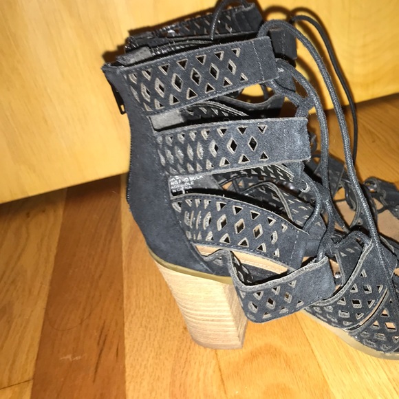 Steve Madden Suede Delphine Sandal - Picture 5 of 6